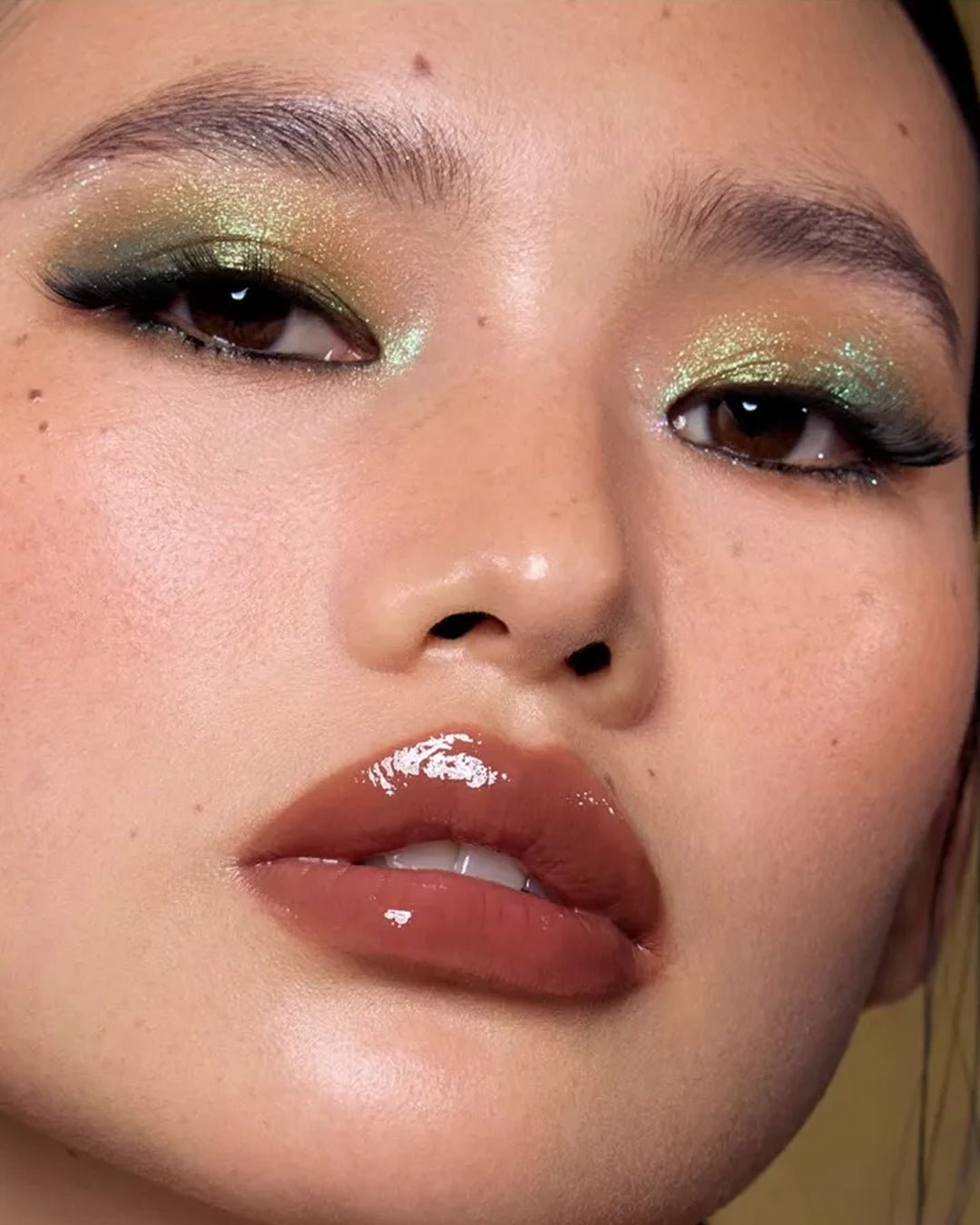 Compendium of Materia Medica Series Vision Eyeshadow Palette Chameleon 61 Sinensis - Nüwa BeautyGirl Cult