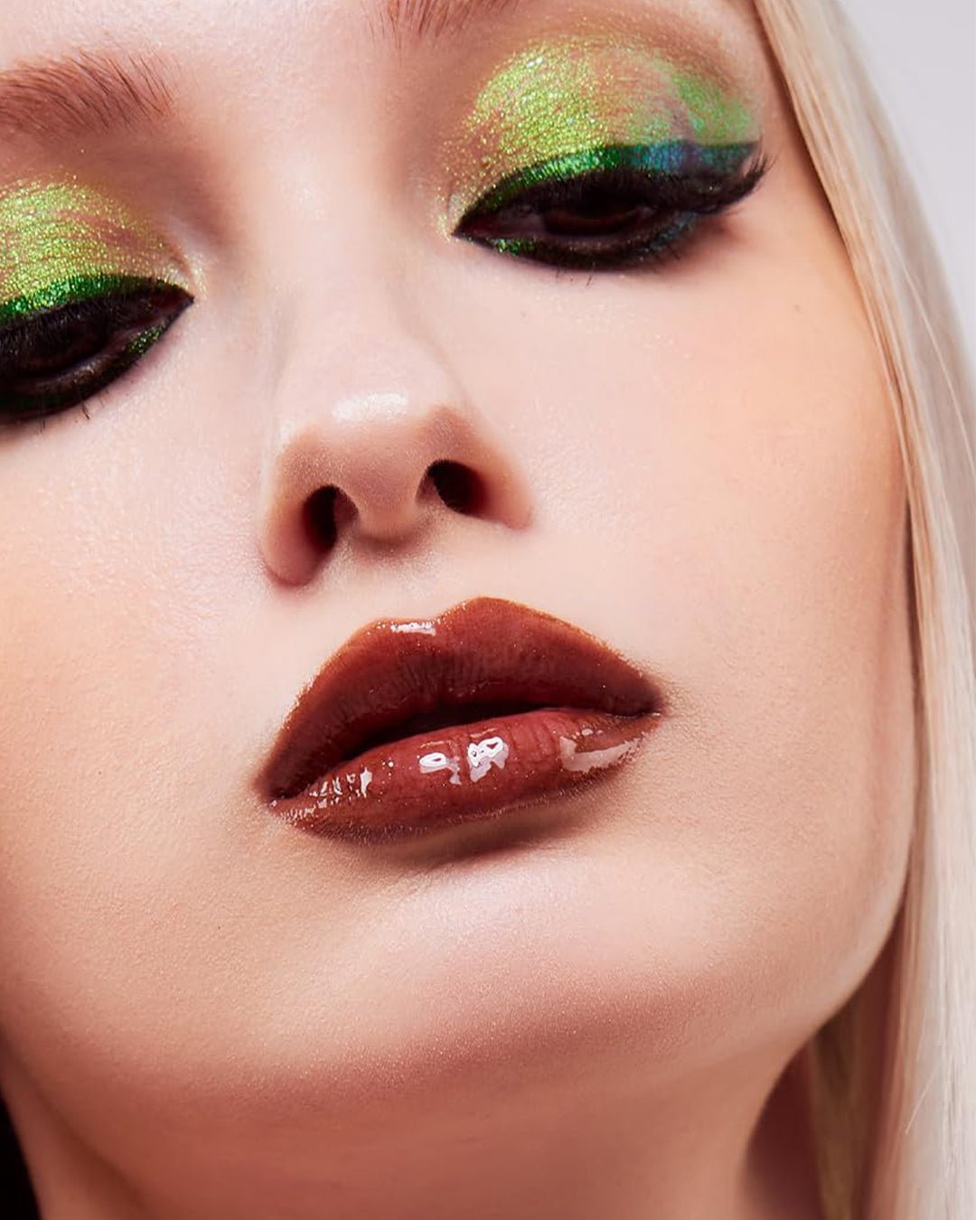 Compendium of Materia Medica Series Vision Eyeshadow Palette Chameleon 61 Sinensis - Nüwa BeautyGirl Cult