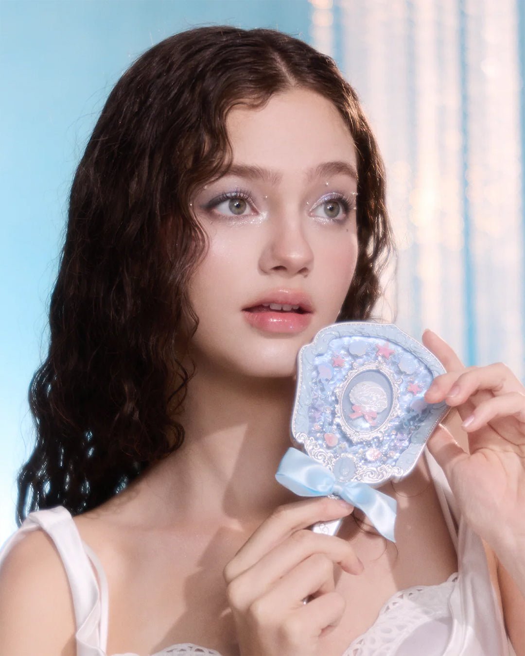 Shell's Jewel Hand Mirror Blue Seashell - Nüwa BeautyFlower Knows