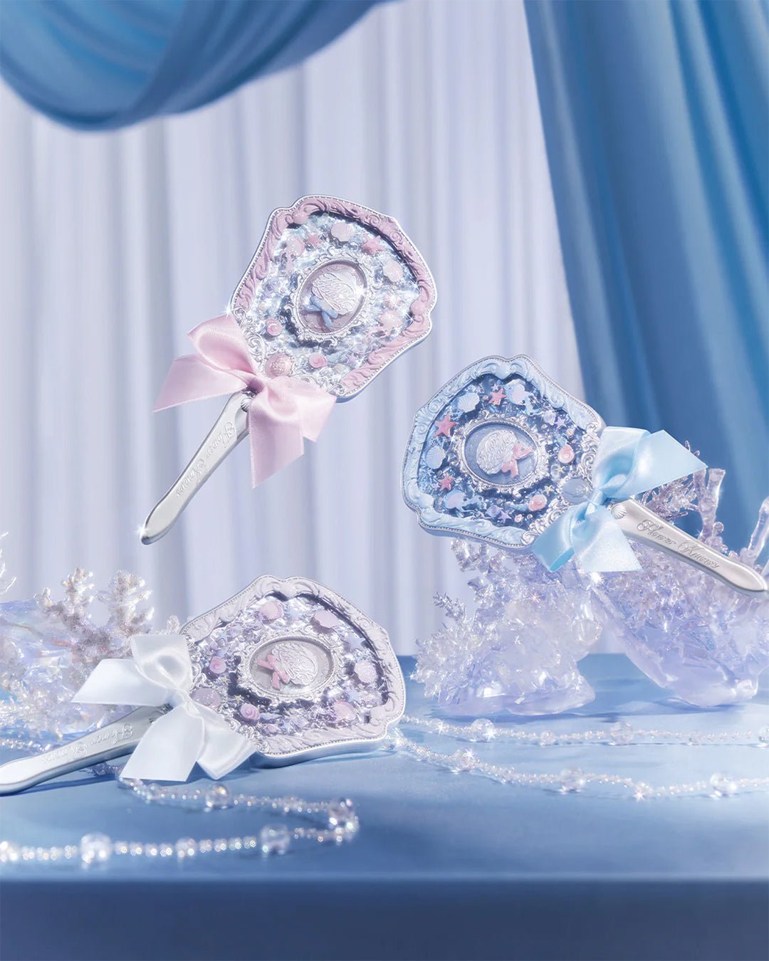 Shell's Jewel Hand Mirror Pearly White - Nüwa BeautyFlower Knows