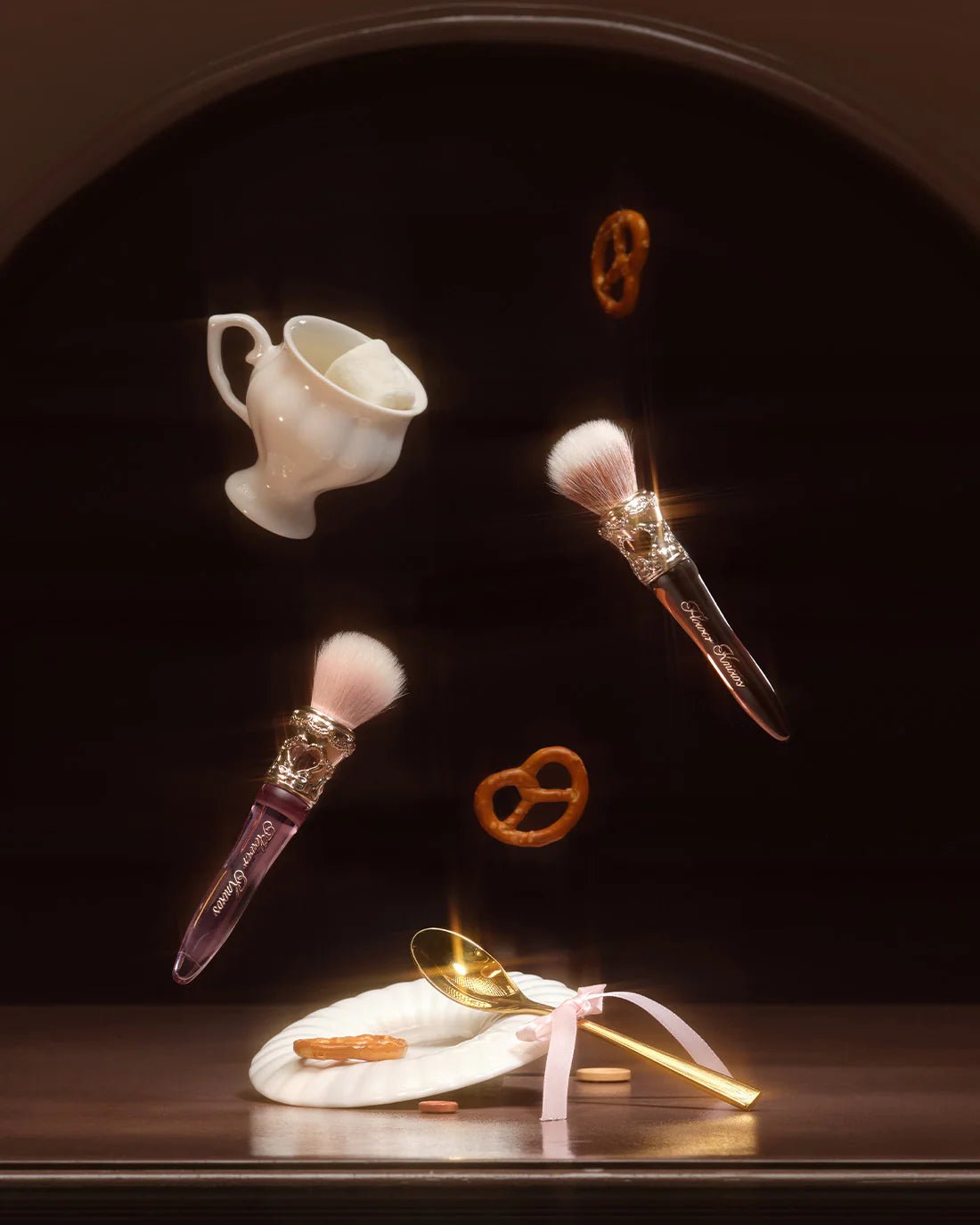 The Sweetie Bear Rounded Blush Brush Chocolate - Nüwa BeautyFlower Knows